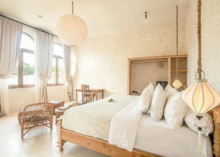 Chic 3br Mediterranean Haven, Heart Of ヴィラ *