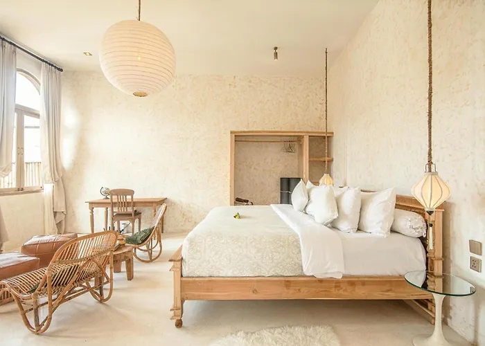 Chic 3br Mediterranean Haven, Heart Of * ウルワツ