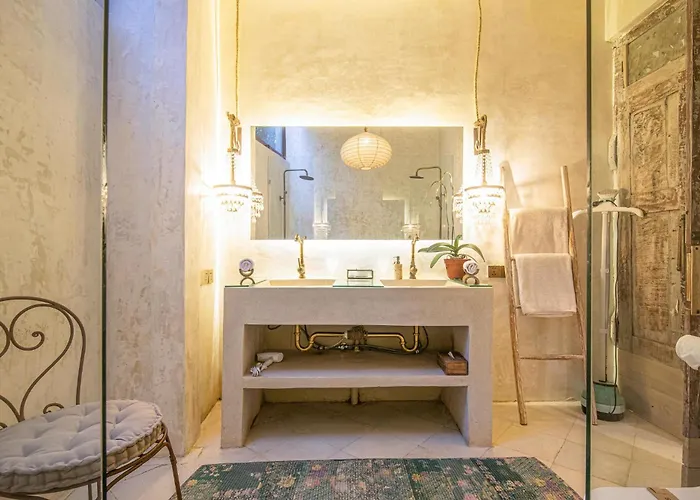 Chic 3br Mediterranean Haven, Heart Of ヴィラ *