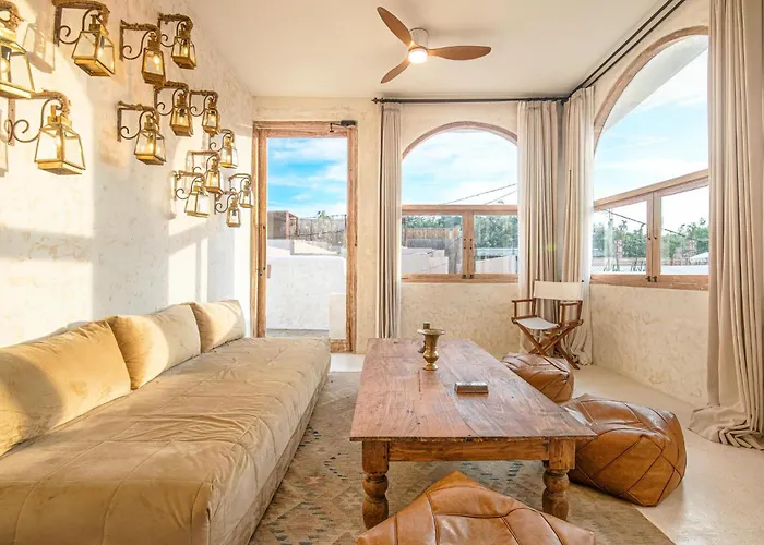Chic 3br Mediterranean Haven, Heart Of ヴィラ ウルワツ