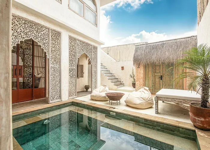 Chic 3br Mediterranean Haven, Heart Of ヴィラ
