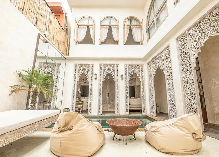 Chic 3br Mediterranean Haven, Heart Of ヴィラ ウルワツ
