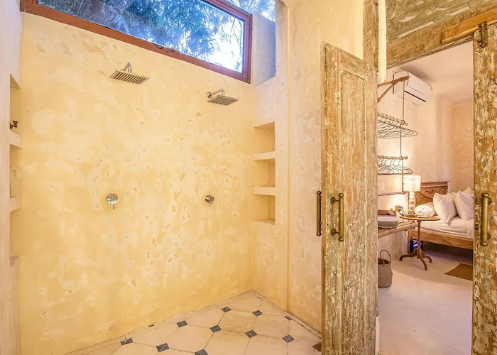 Chic 3br Mediterranean Haven, Heart Of ヴィラ ウルワツ