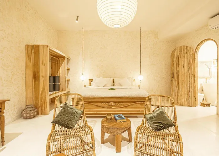 Chic 3br Mediterranean Haven, Heart Of ヴィラ